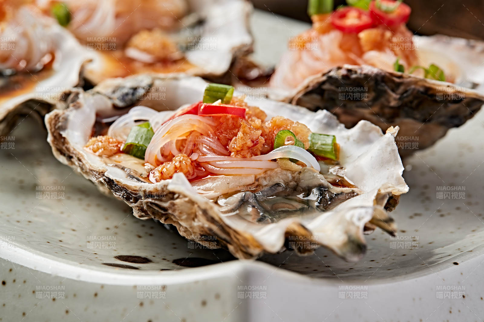 炭烤蒜蓉粉丝生蚝图片