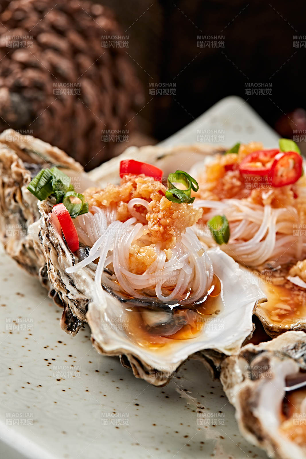 炭烤蒜蓉粉丝生蚝图片