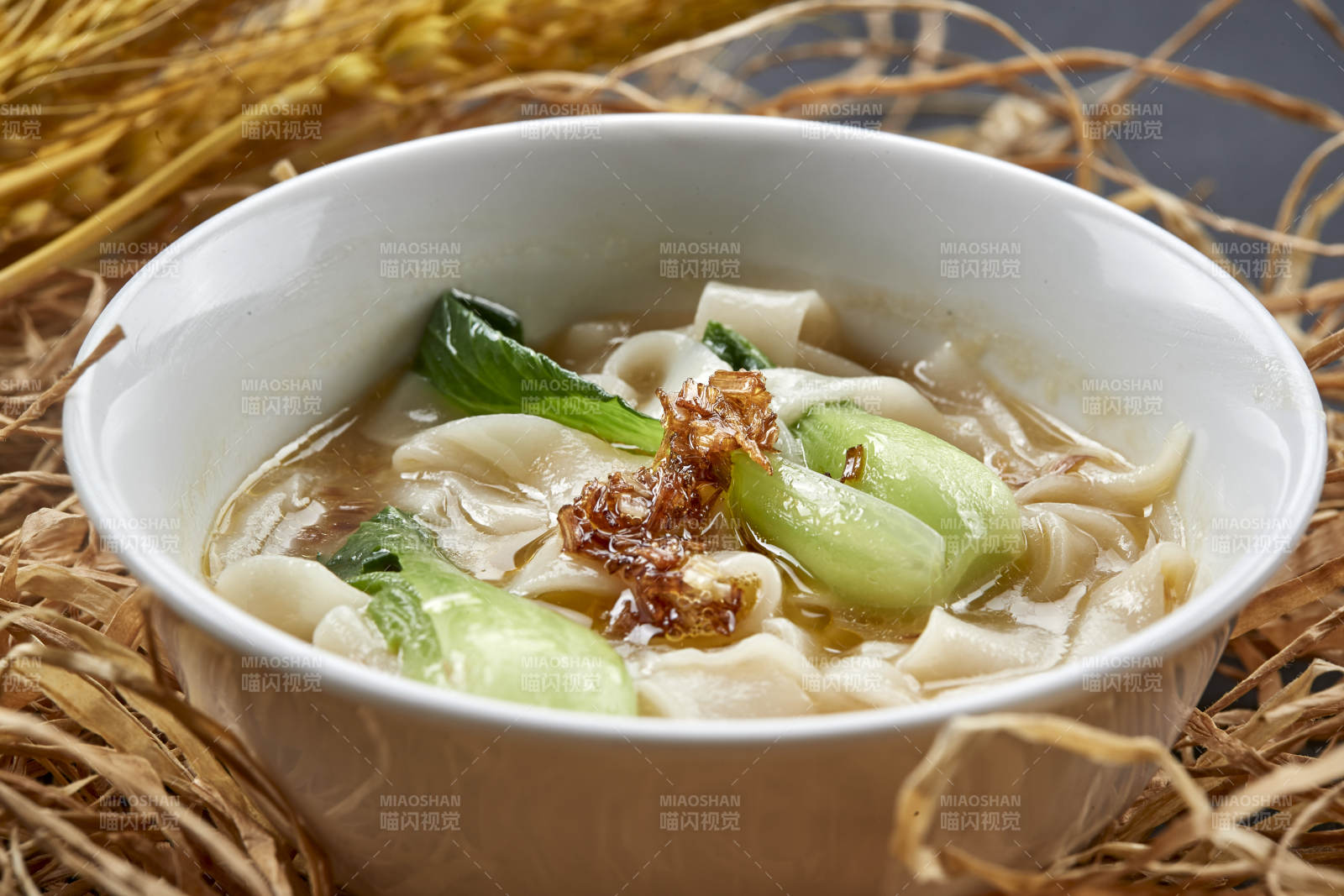 老陕面食葱油渣油菜素汤扯面图片