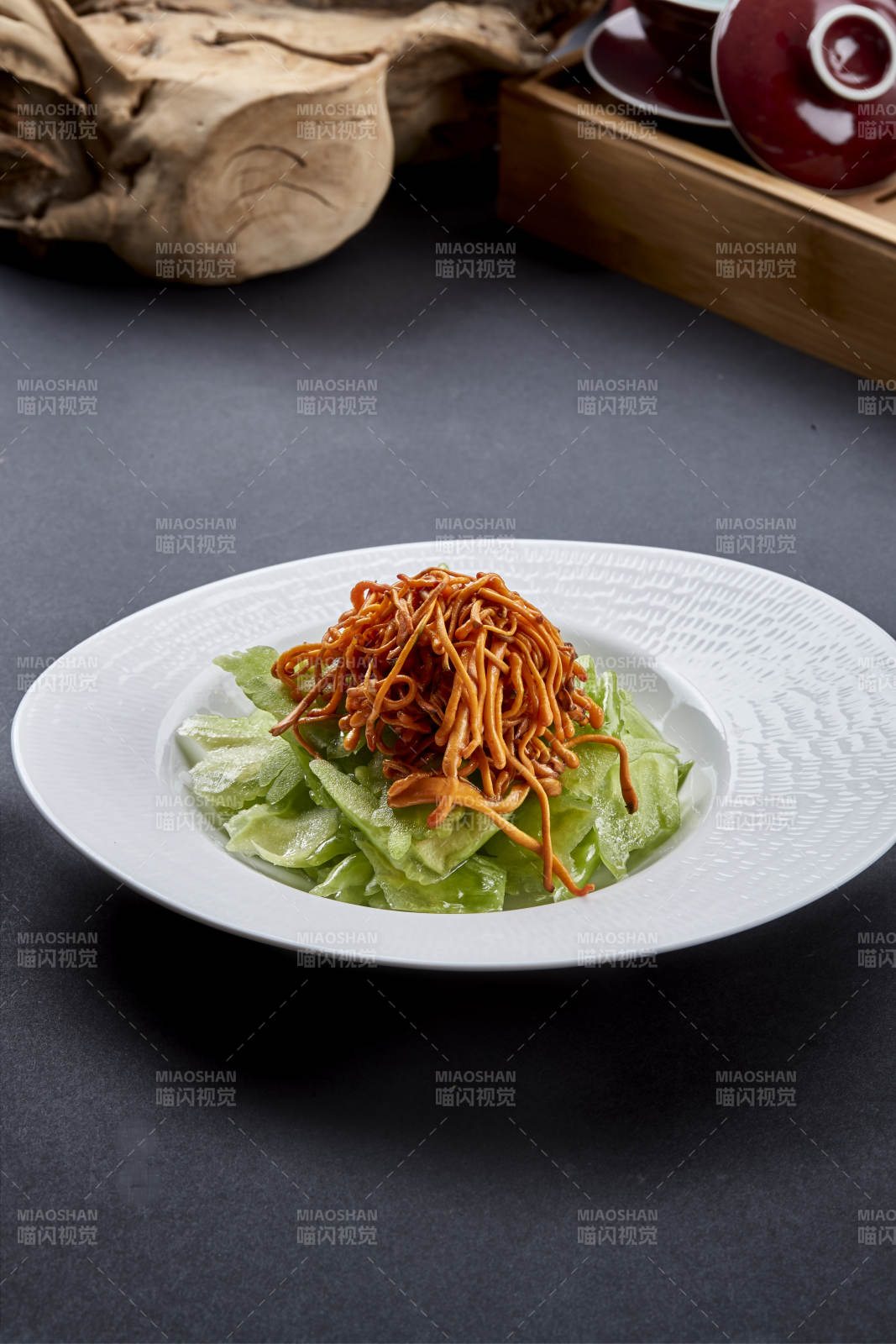 营养凉菜凉拌苦瓜配虫草花图片