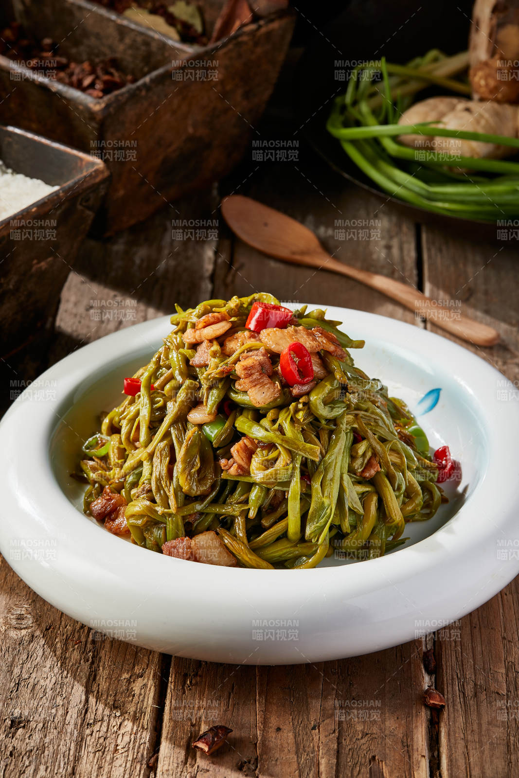 鲜黄花菜炒五花肉图片