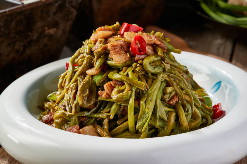 鲜黄花菜炒五花肉图片