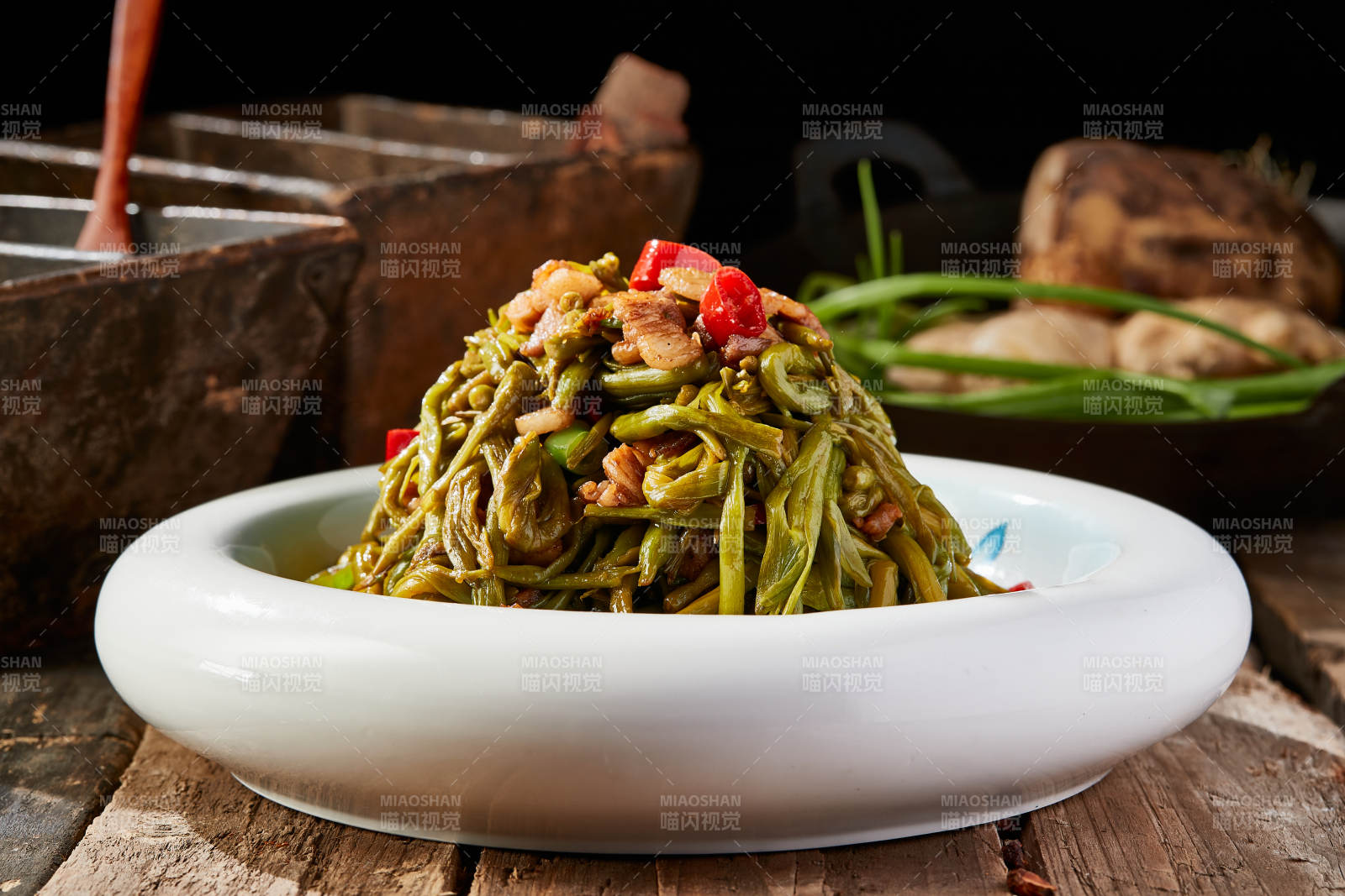 鲜黄花菜炒五花肉图片