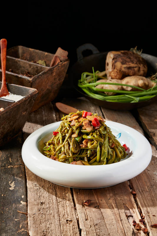 鲜黄花菜炒五花肉图片