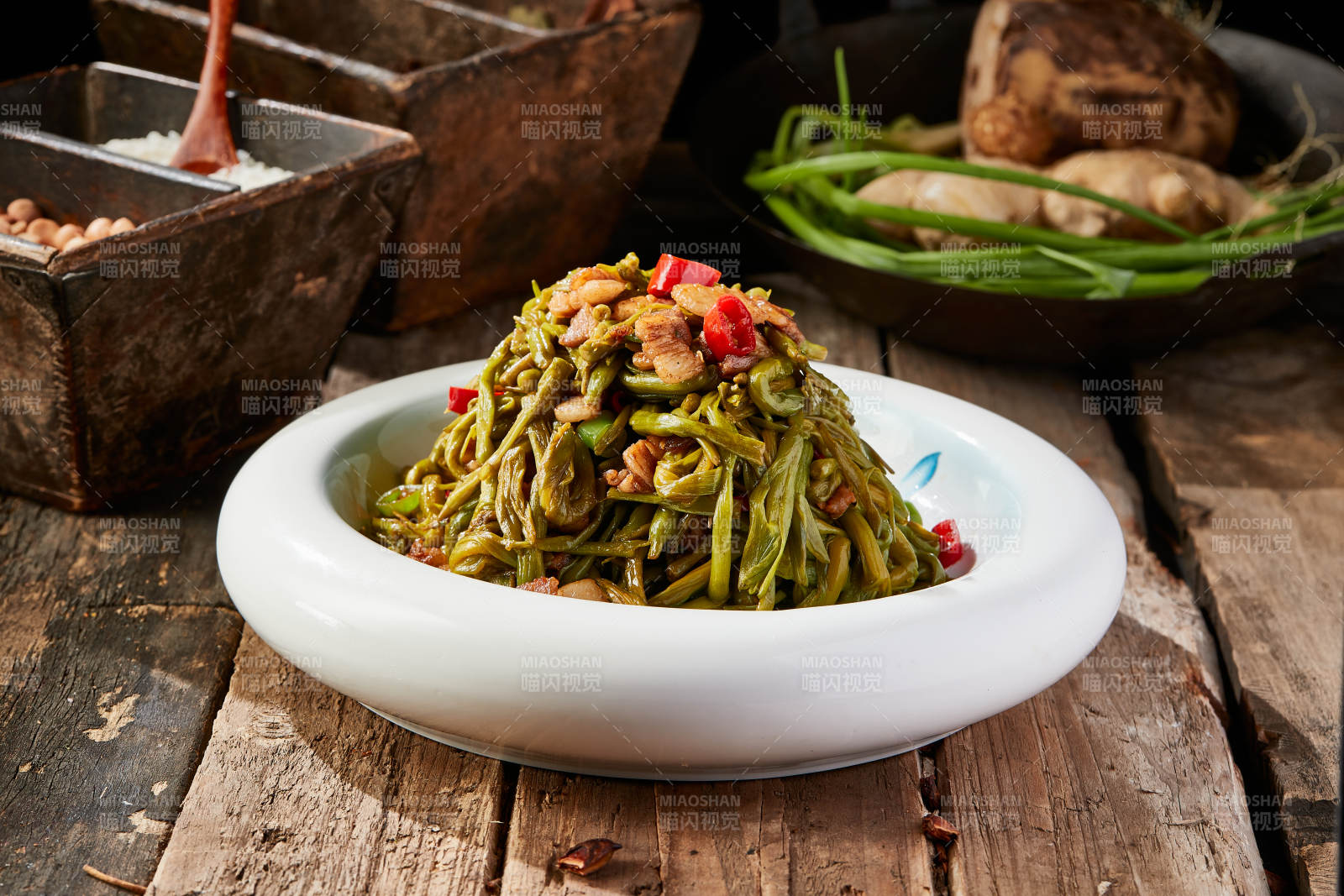 鲜黄花菜炒五花肉图片