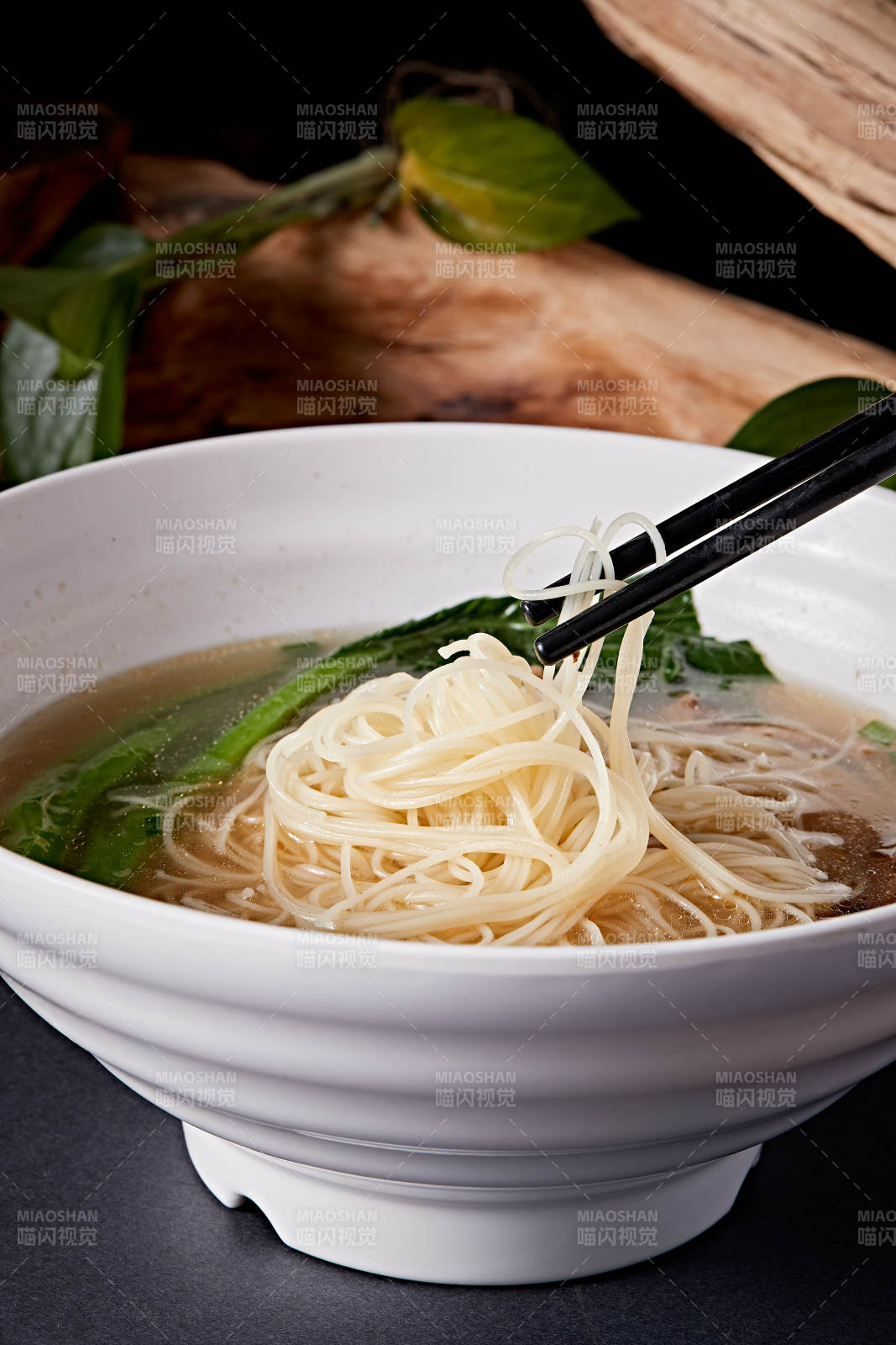 港式茶餐牛肉清汤米粉图片