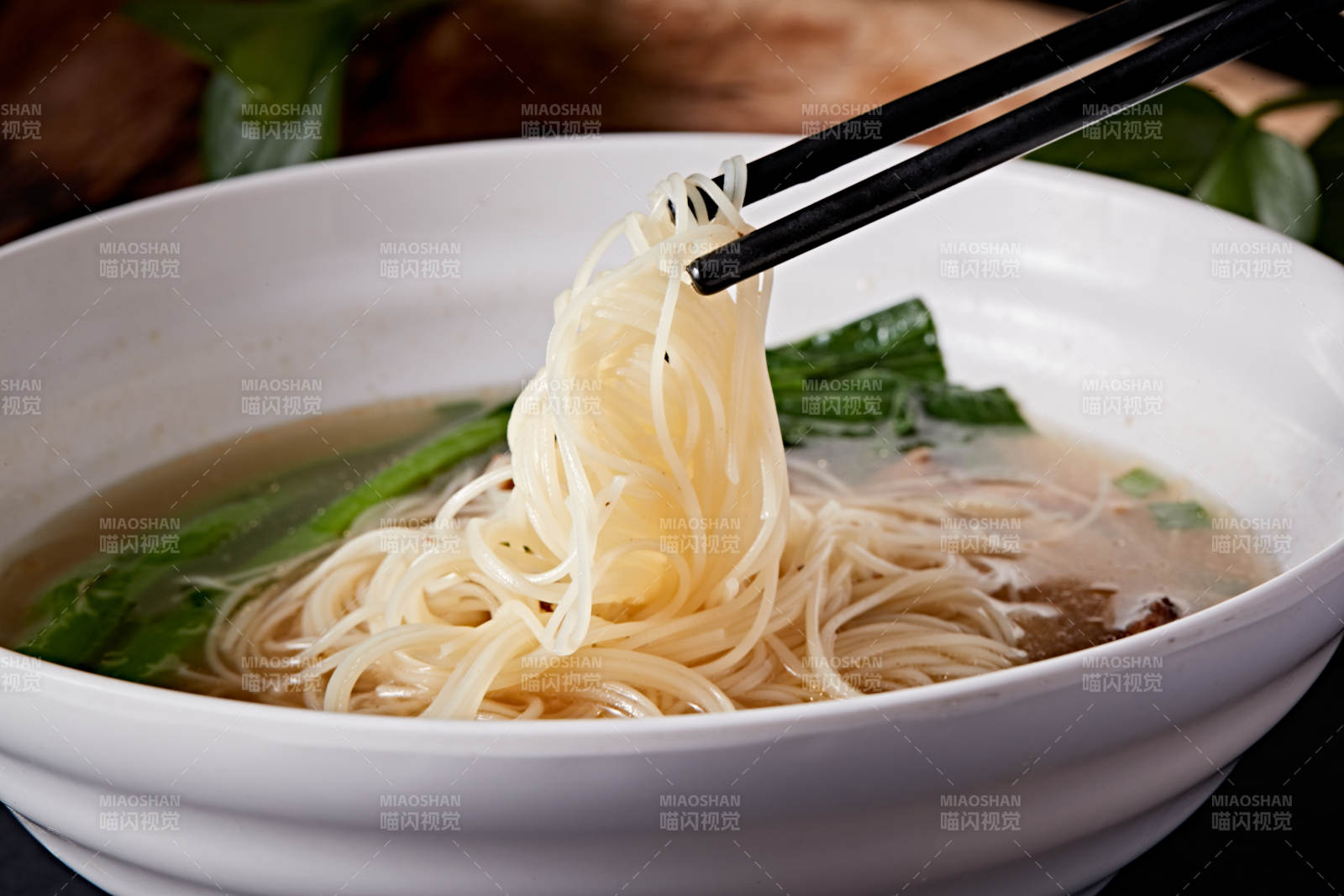 港式茶餐牛肉清汤米粉图片