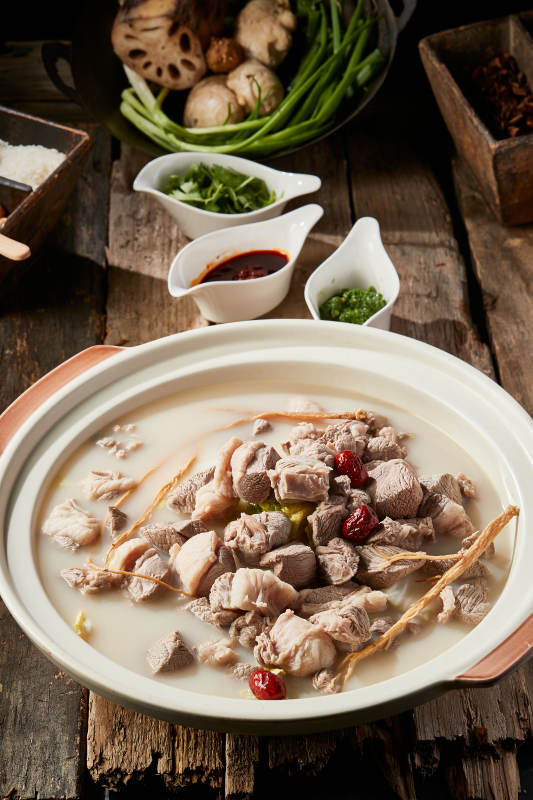 砂锅浓汤滋补羊肉锅图片