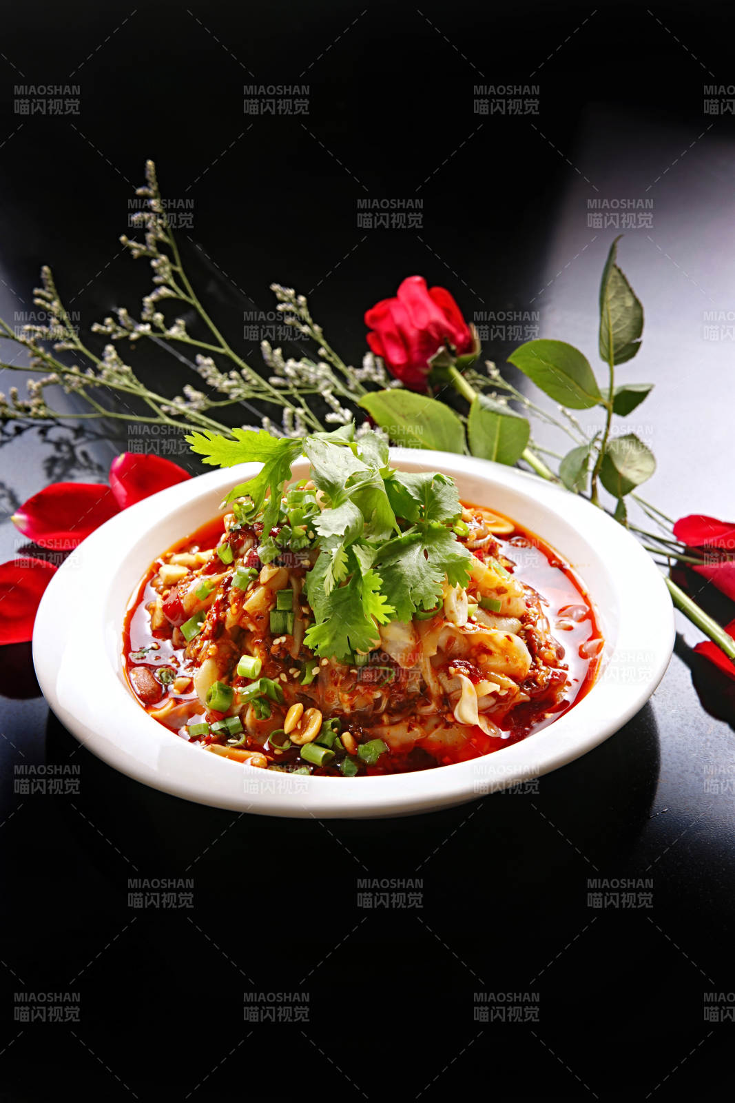 红油麻辣口水鸭板肠图片