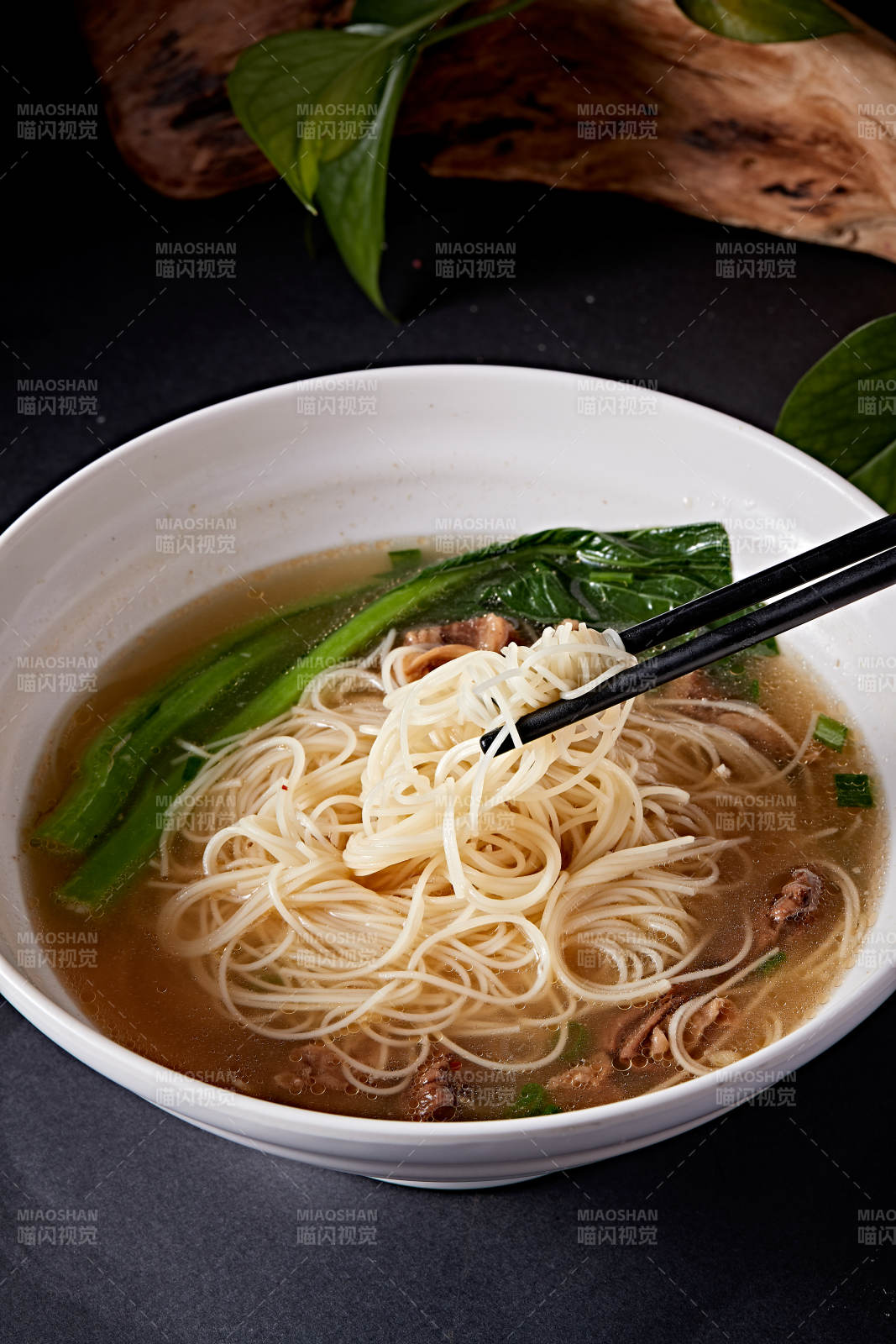 港式茶餐牛肉清汤米粉图片