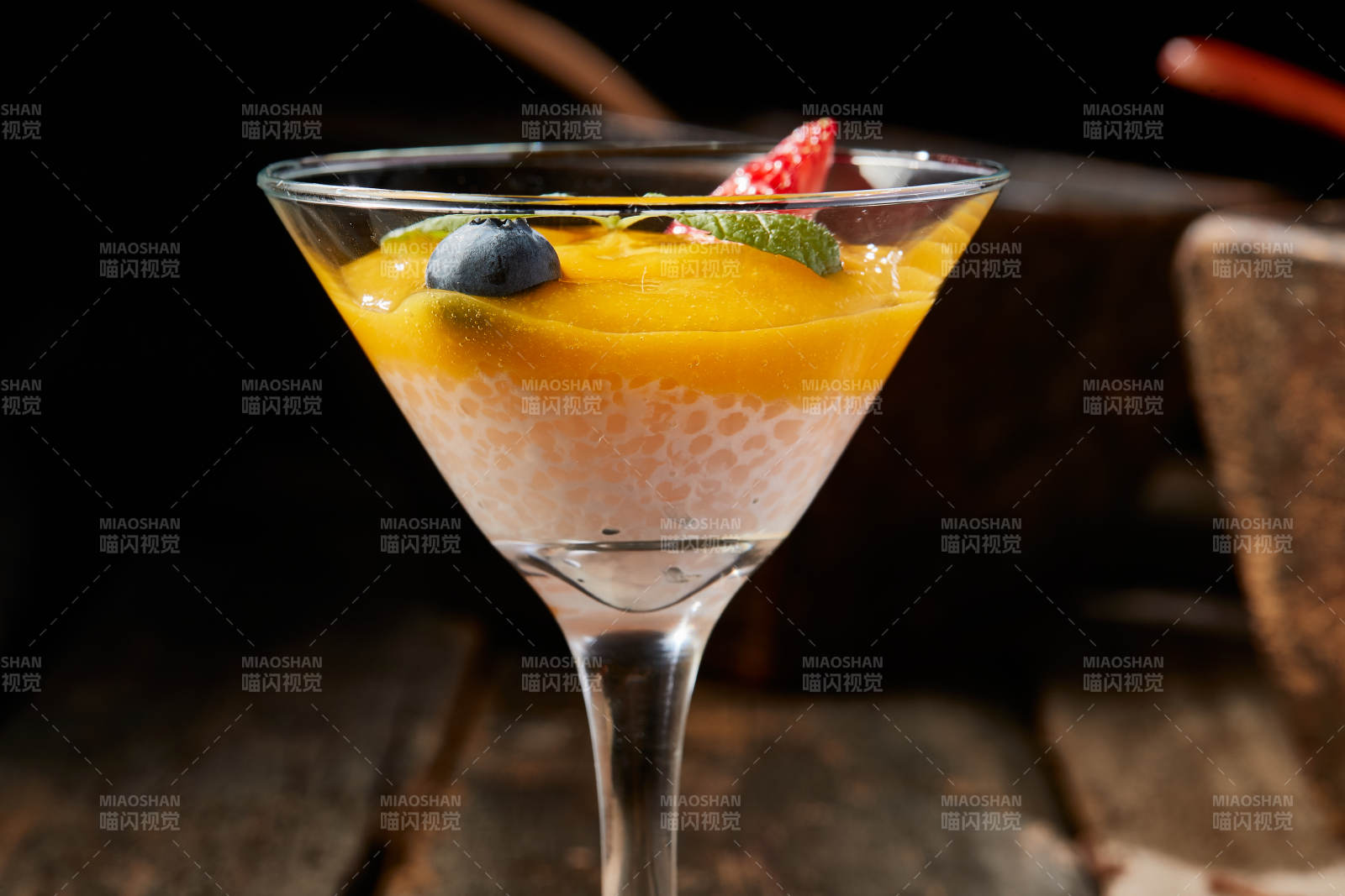 港式茶餐杨枝甘露图片