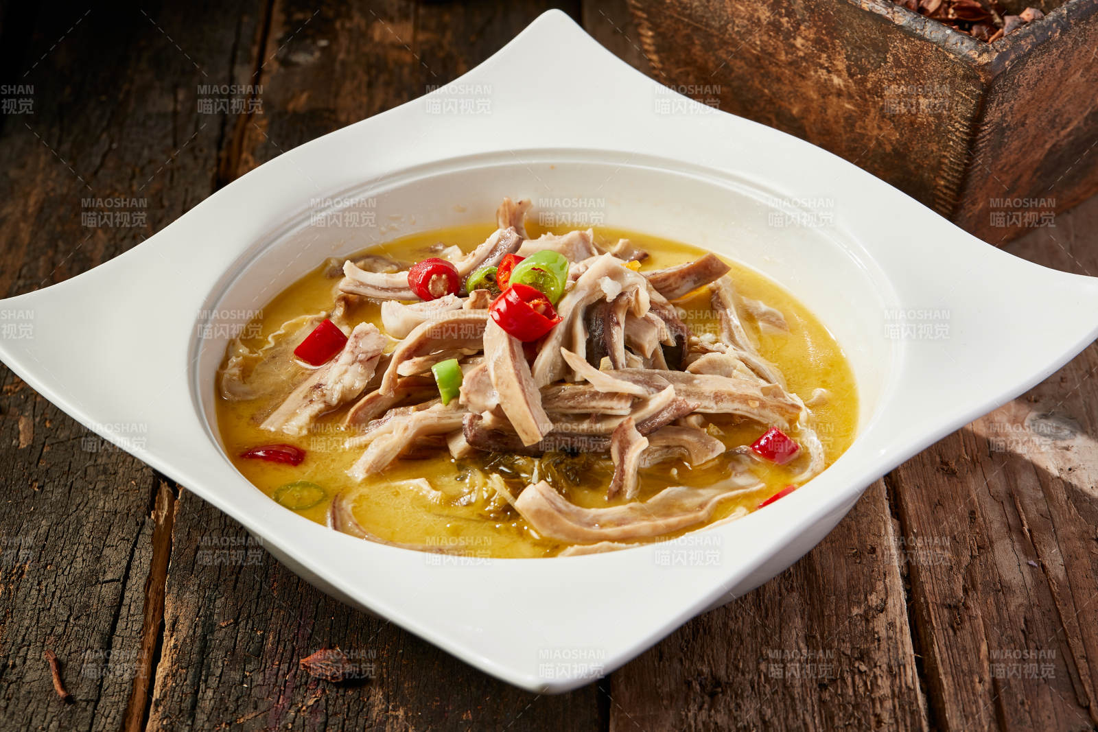 香辣酸汤猪肚丝汤图片