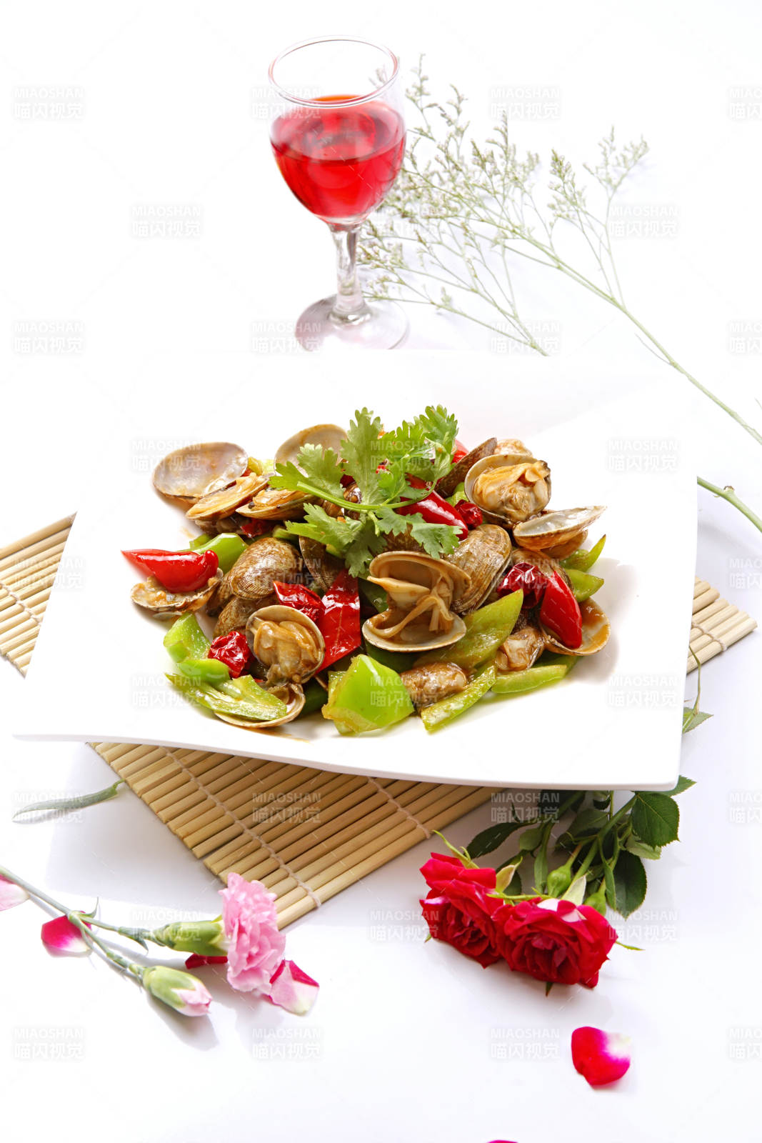 青红辣椒炒花蛤图片