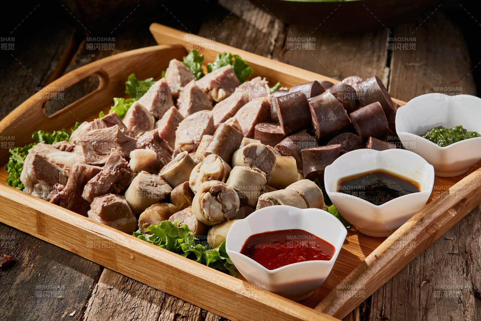 蒙餐血肠白肠肚包肉拼盘图片