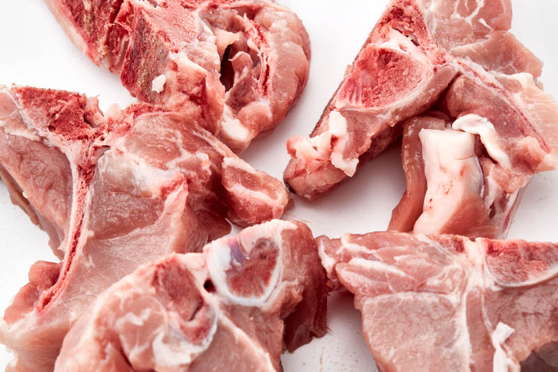 检疫合格的屠宰生鲜猪肉图片