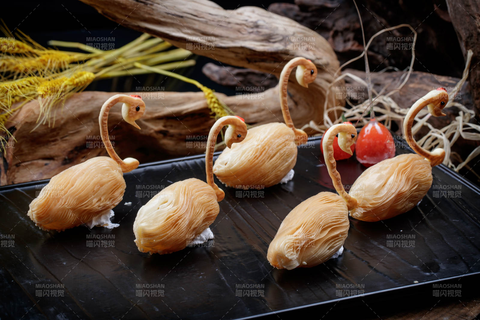 茶餐点心天鹅榴莲酥图片