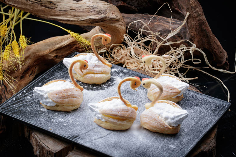 茶餐点心天鹅榴莲酥图片