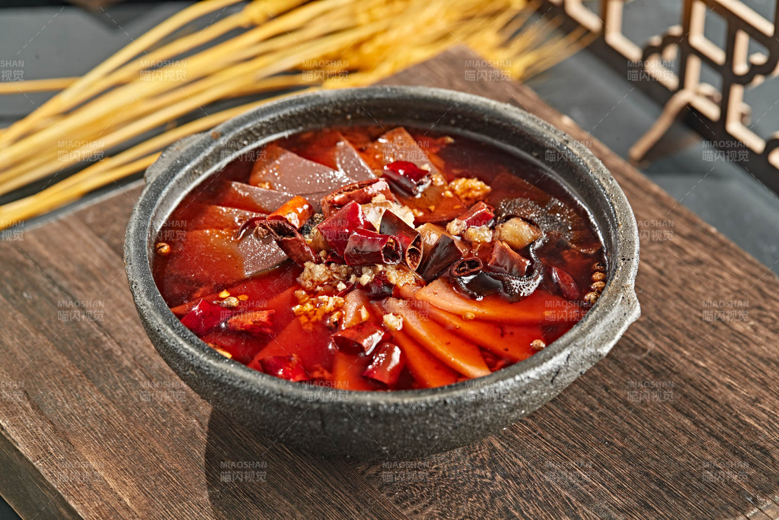 砂锅川味毛血旺图片