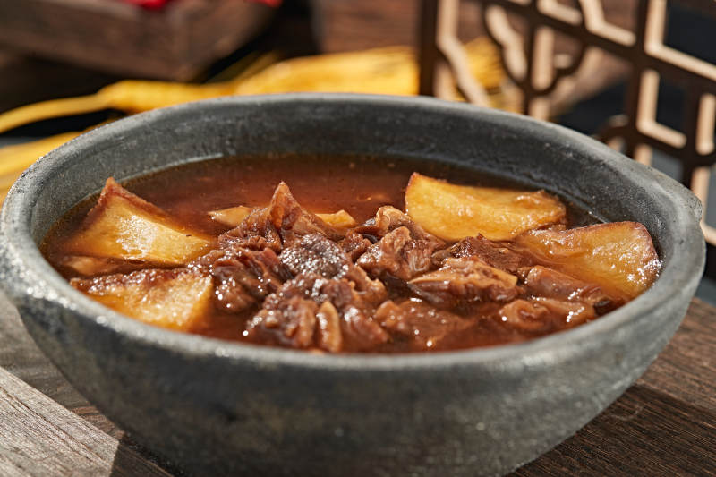 砂锅土豆炖牛肉图片