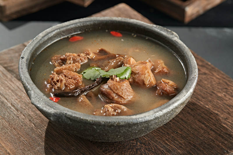 砂锅鸡块炖榛蘑图片