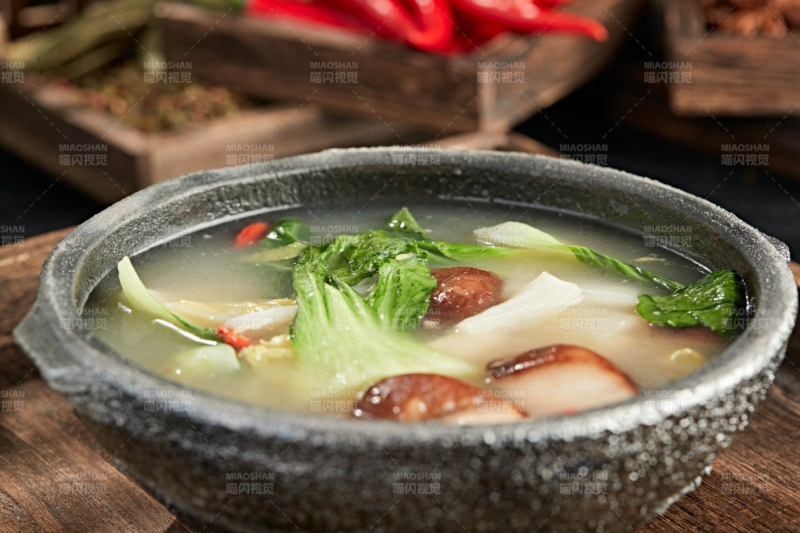 砂锅鸡汤炖油菜香菇图片