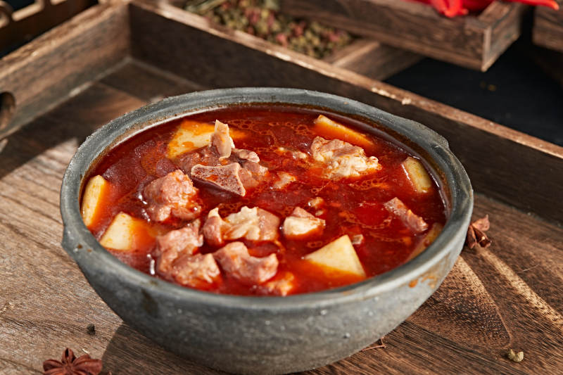 砂锅香辣羊排炖萝卜图片