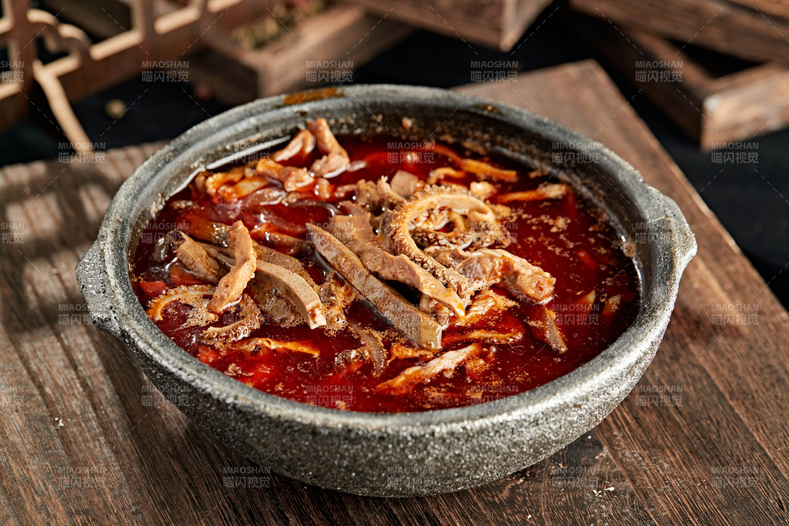砂锅红汤羊杂图片