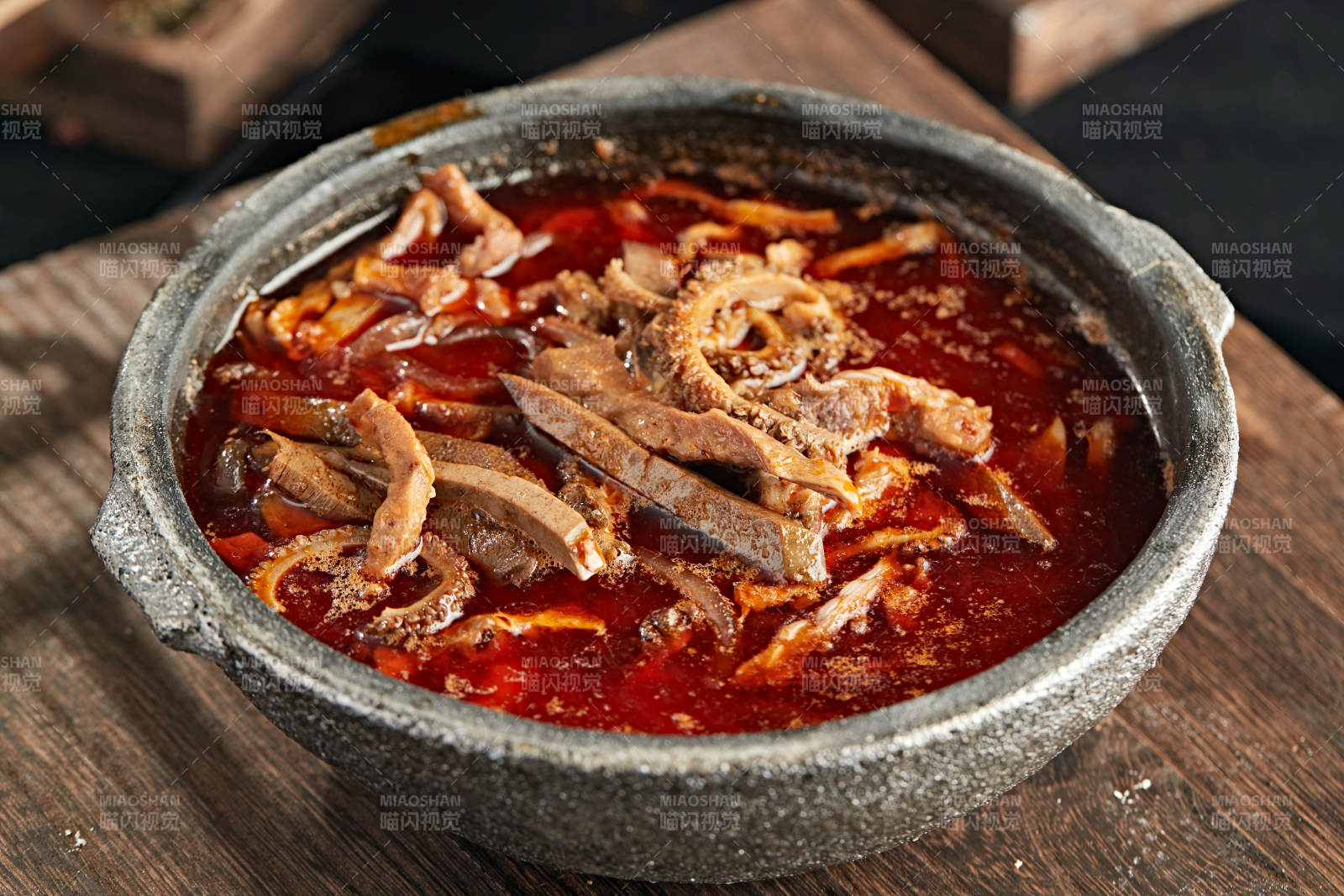 砂锅红汤羊杂图片