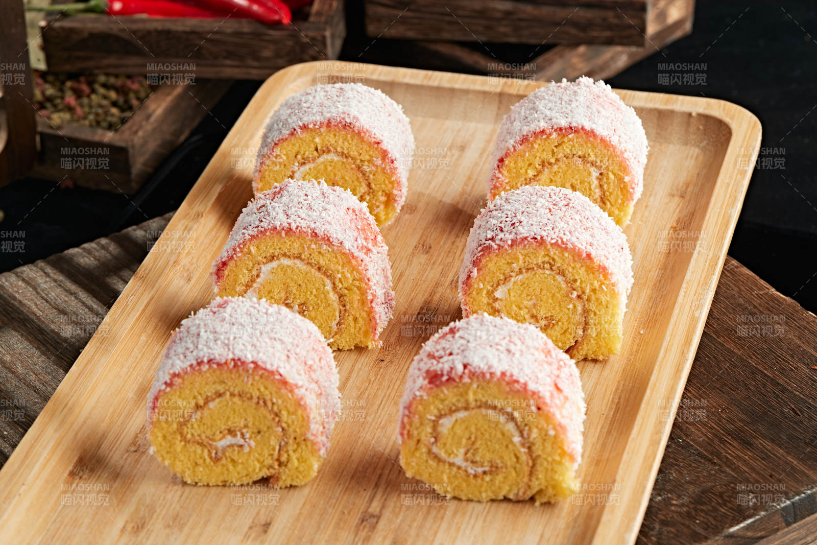 夹心奶油蛋糕卷图片