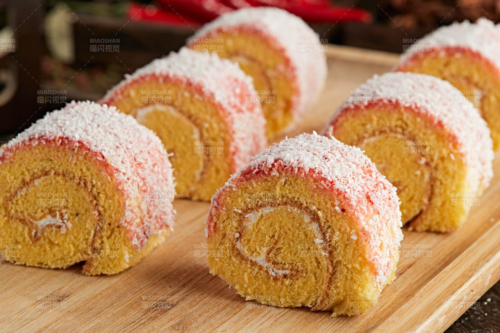 夹心奶油蛋糕卷图片