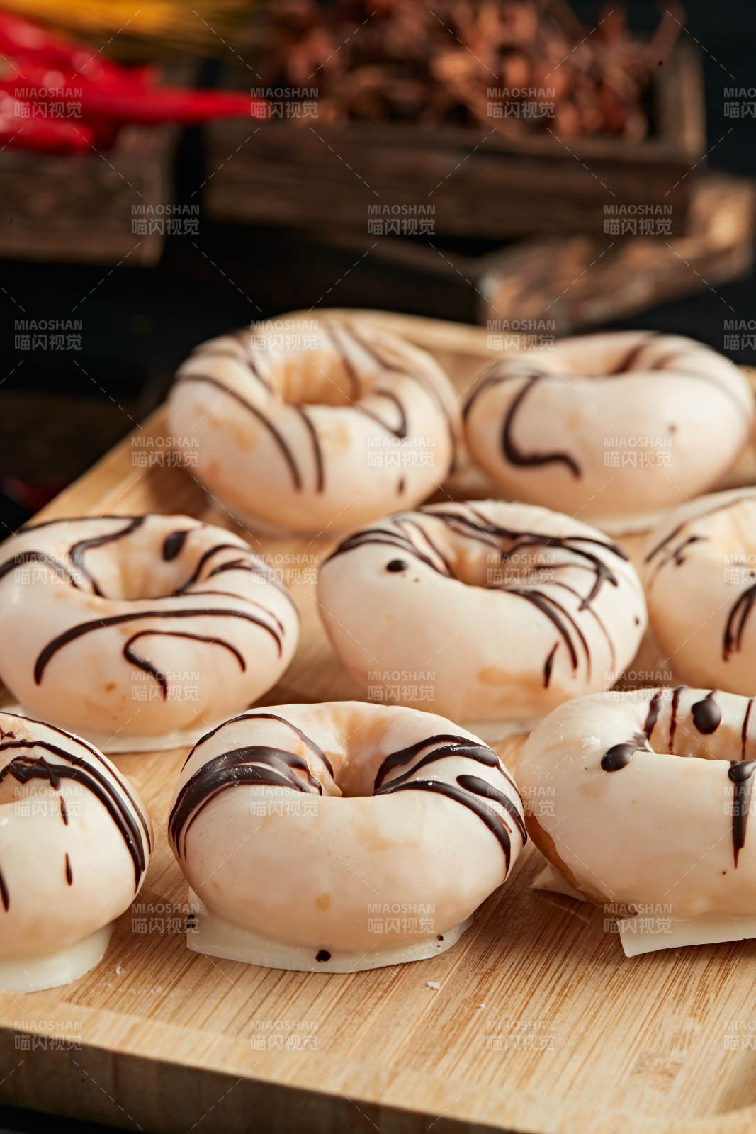 美味甜甜圈图片