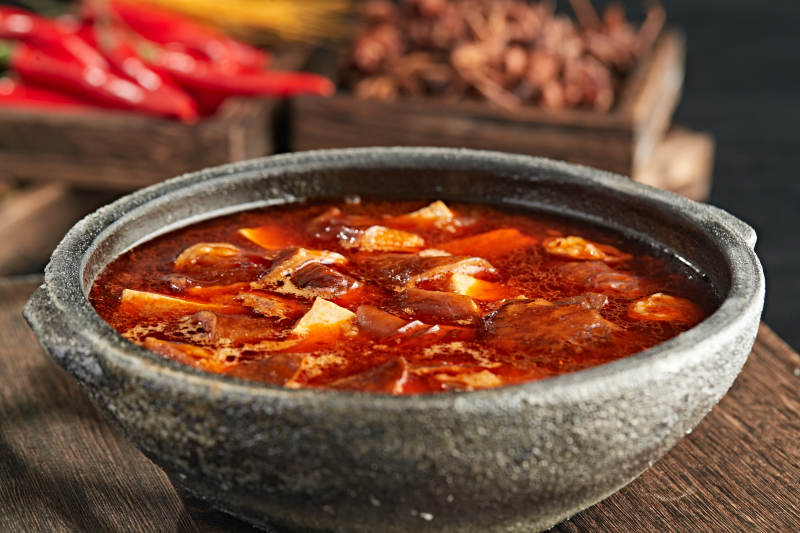 砂锅香辣肥肠图片
