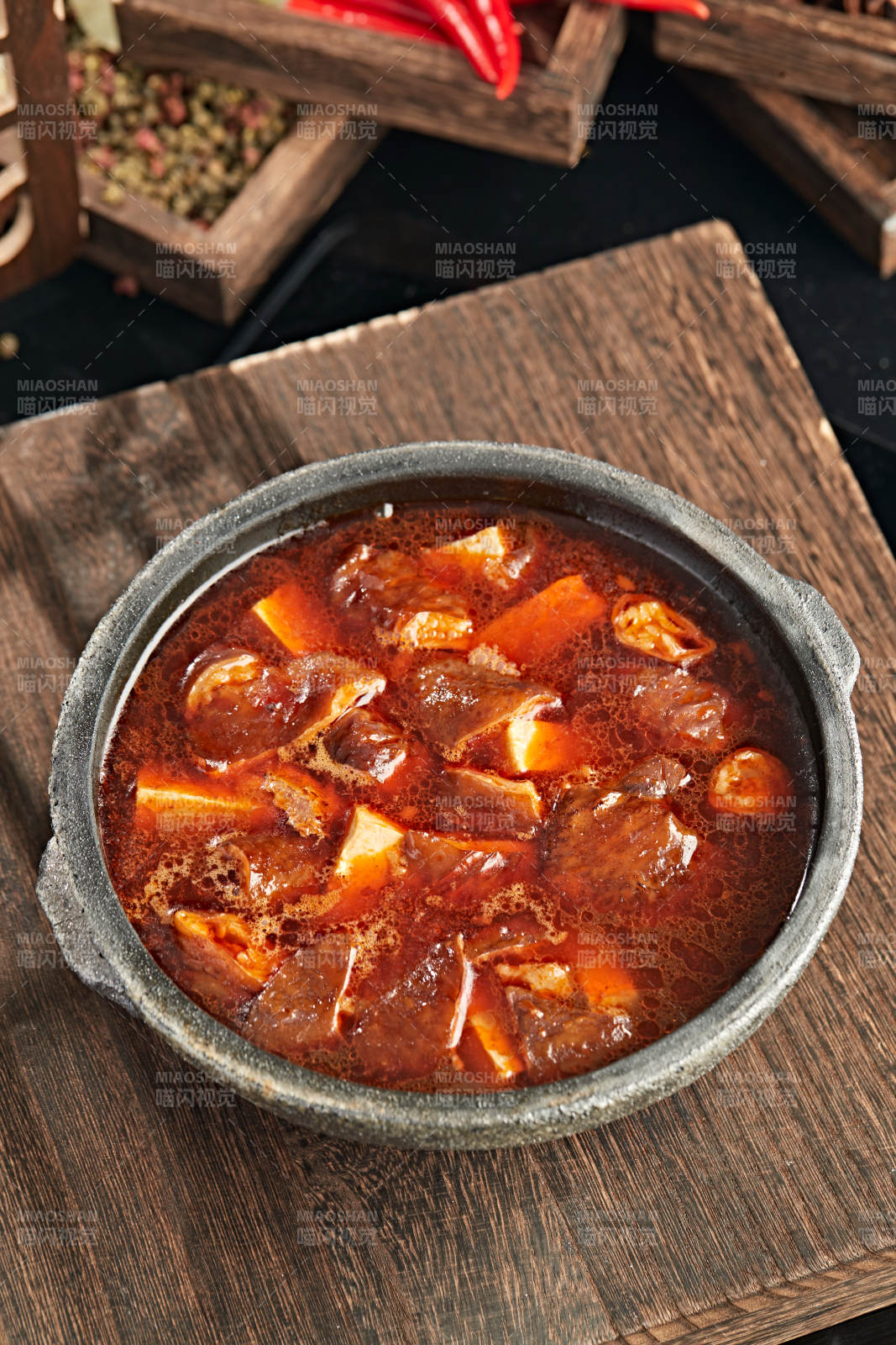 砂锅香辣肥肠图片