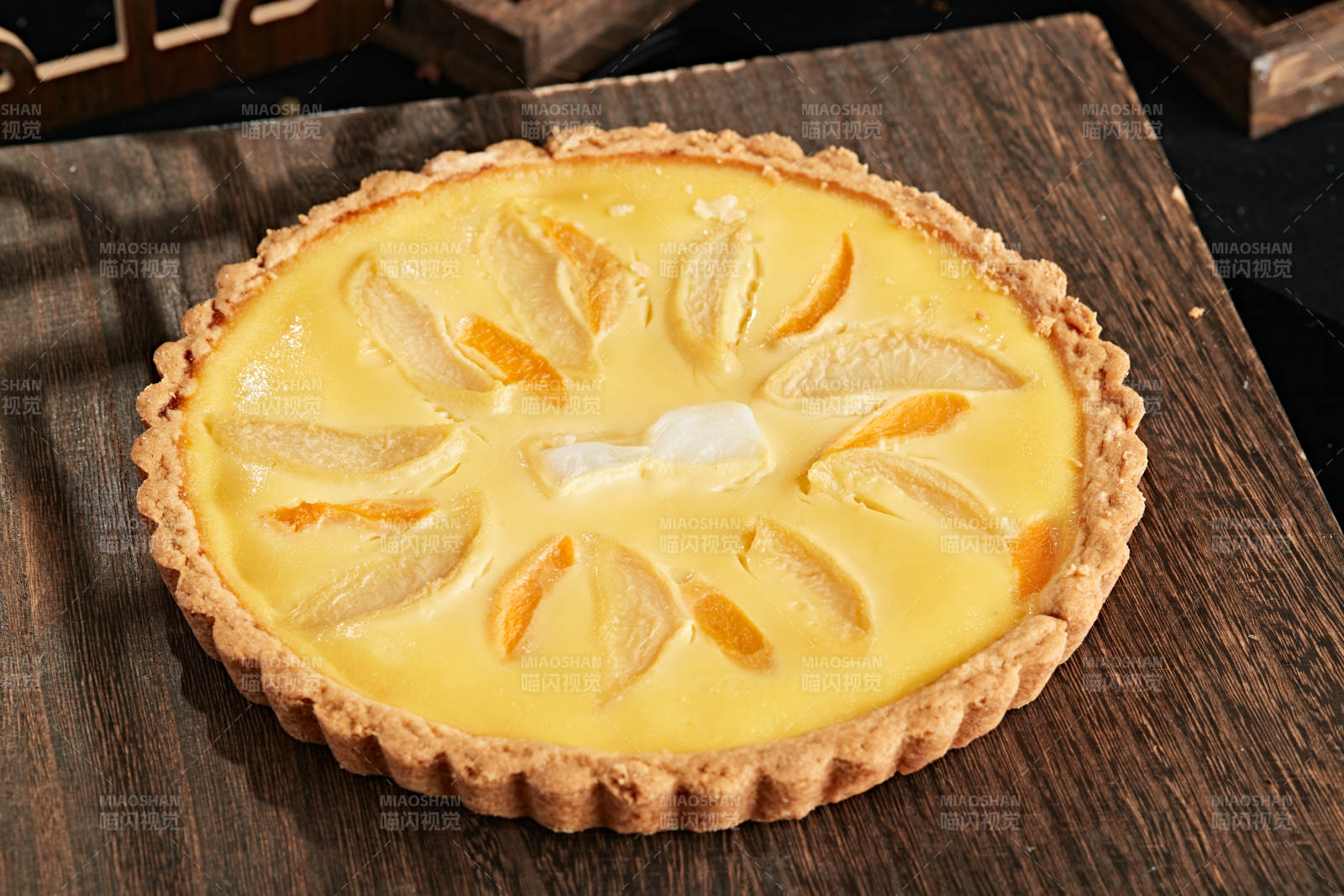 圆形烤苹果派图片