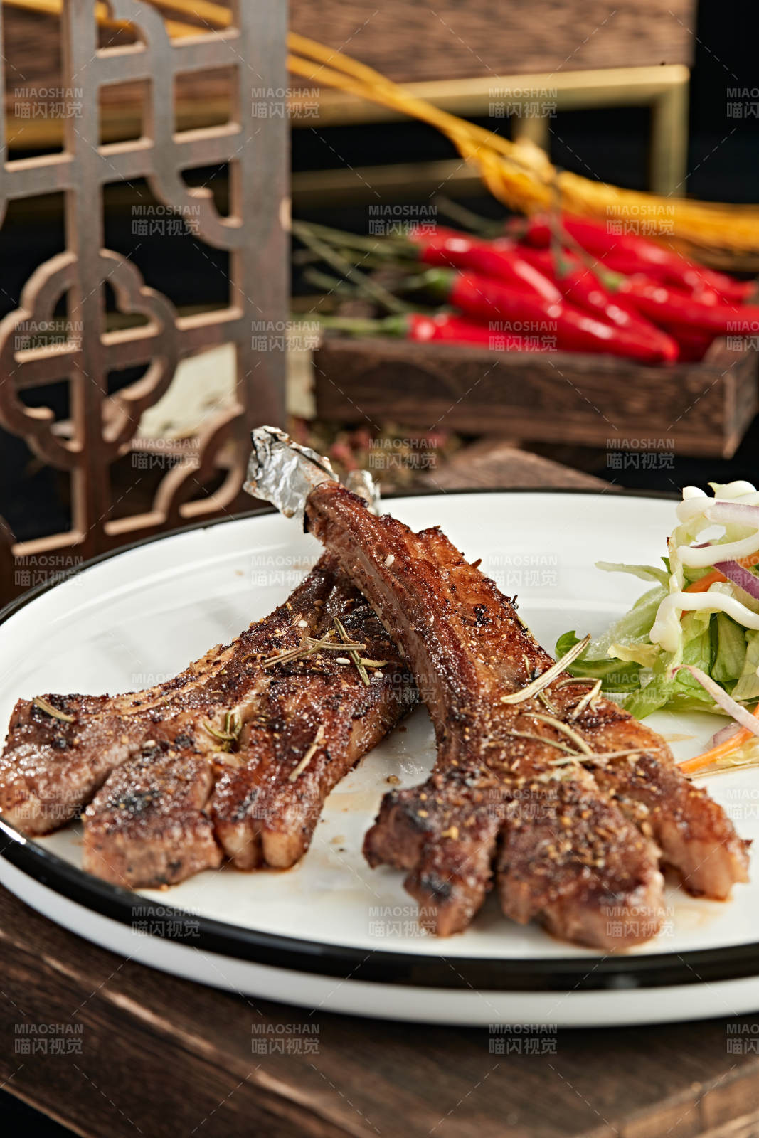 炭烤战斧羊排图片