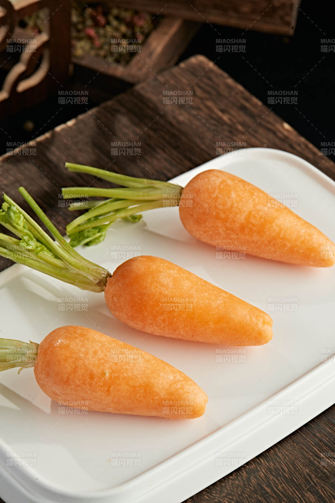 胡萝卜造型的猪肉包图片