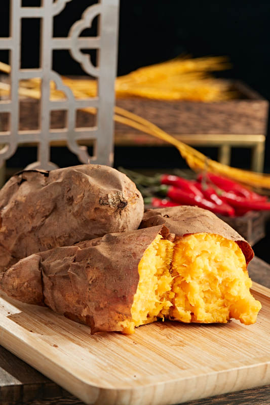 童年回忆小吃烤红薯图片