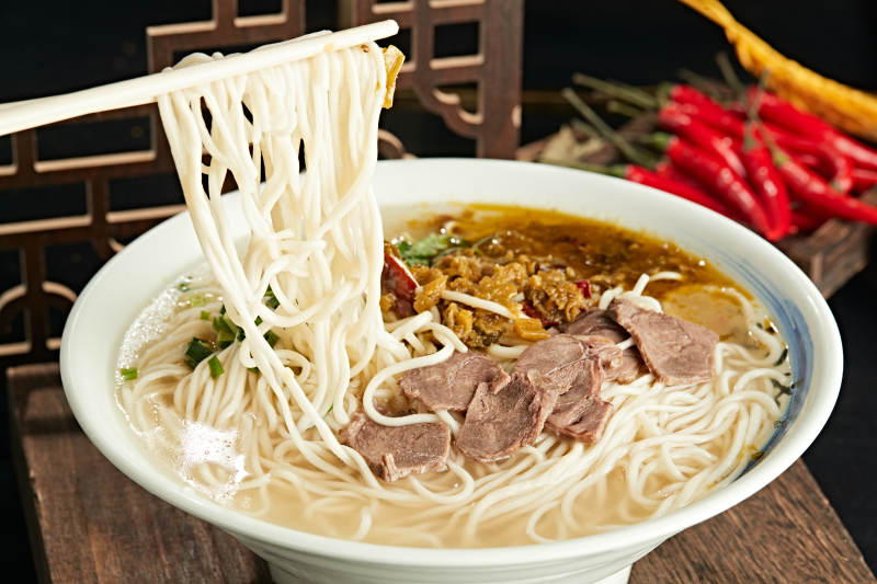 酸菜牛肉拉面图片