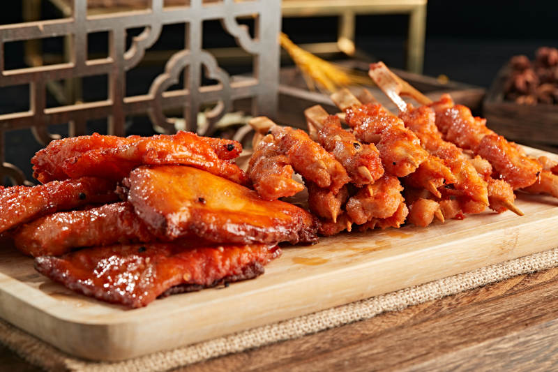 炸鸡胸肉骨肉相连拼图片