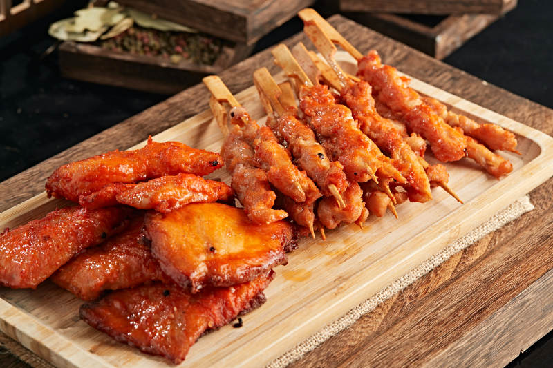 炸鸡胸肉骨肉相连拼图片