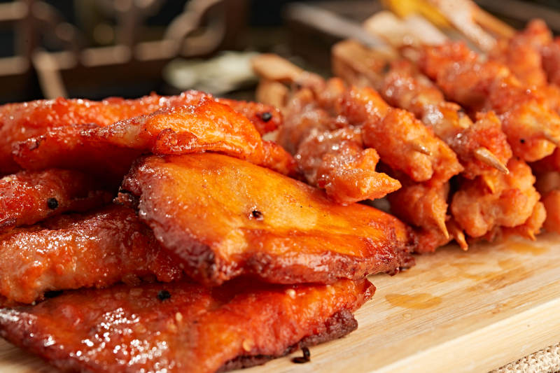 炸鸡胸肉骨肉相连拼图片