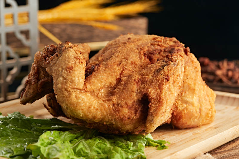 油炸整只鸡图片