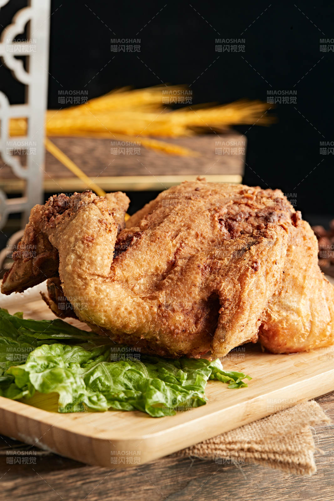 油炸整只鸡图片