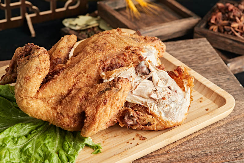 油炸整只鸡图片