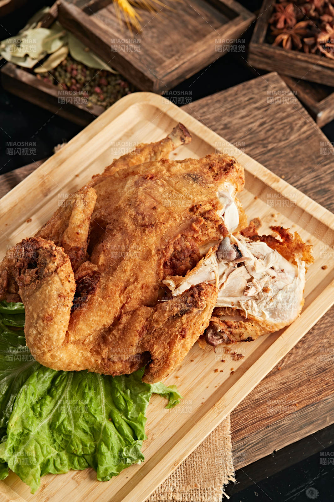 油炸整只鸡图片