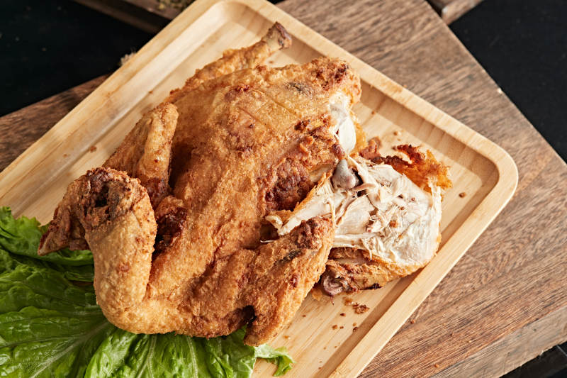 油炸整只鸡图片