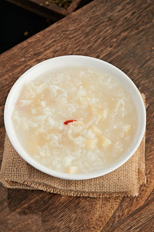 枸杞银耳白米粥图片