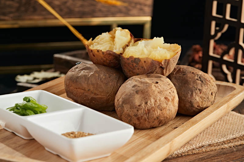 童年回忆小吃烤土豆烤山药图片