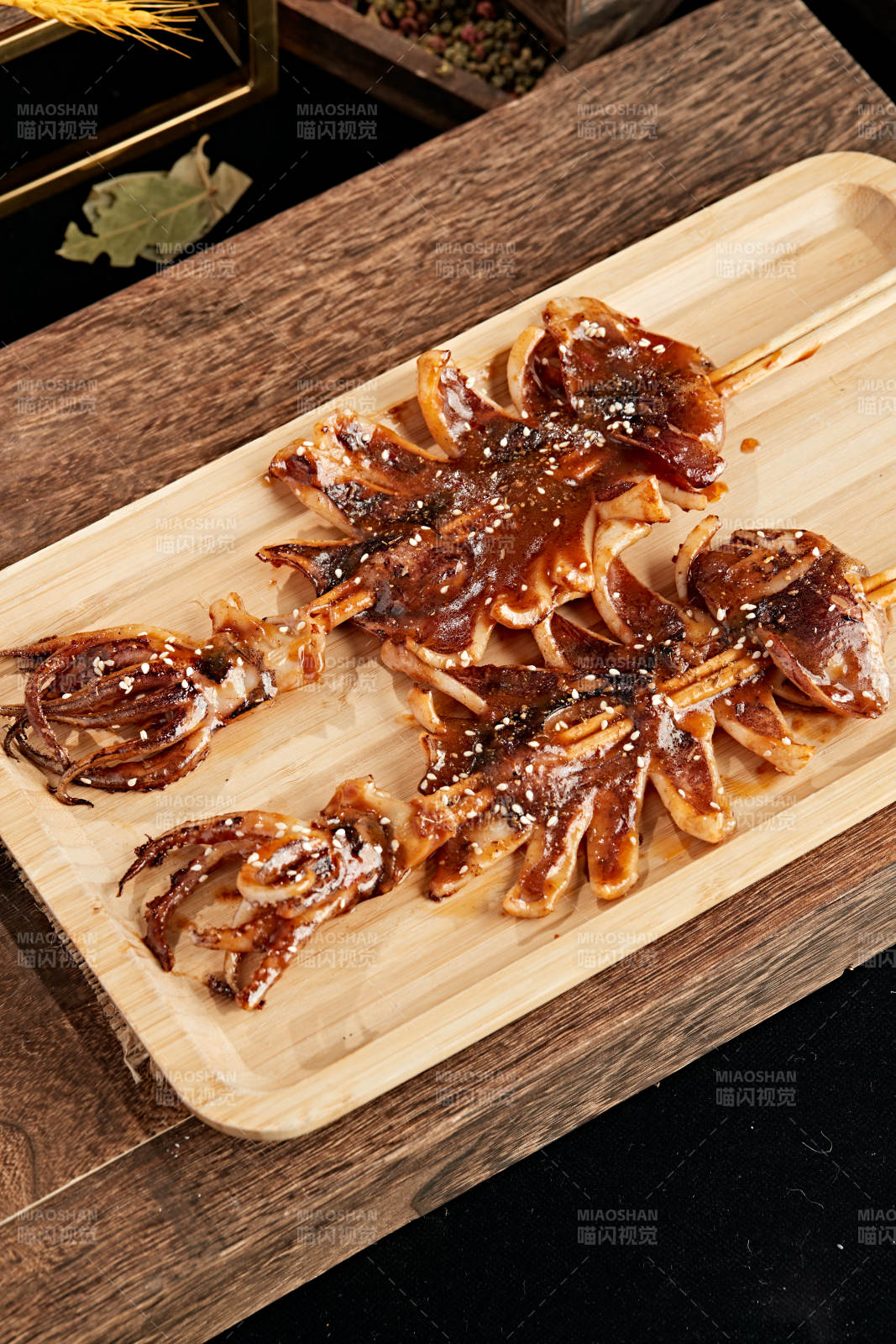 铁板香烤大鱿鱼图片