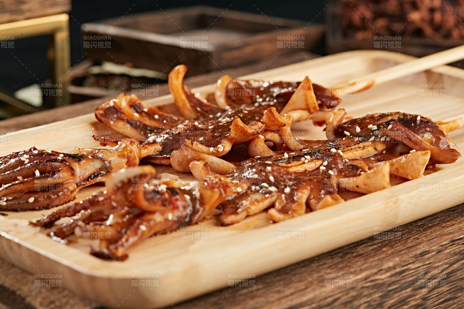 铁板香烤大鱿鱼图片